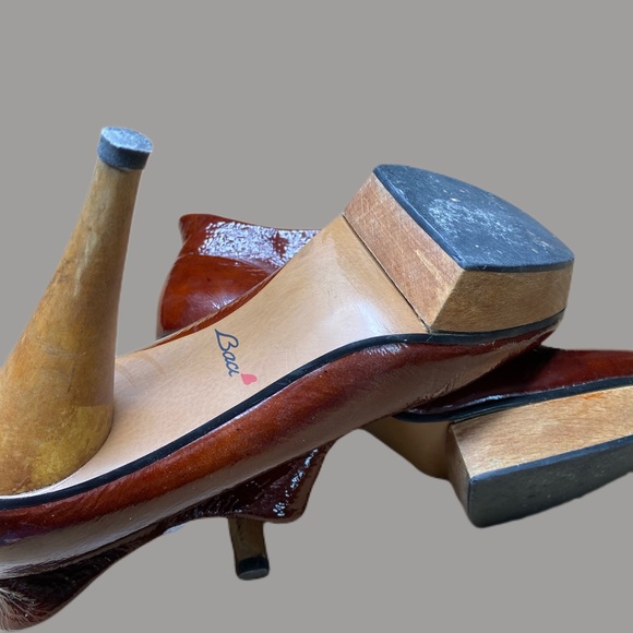 Baci Lagoon Leather Platform Heels - Picture 4 of 5